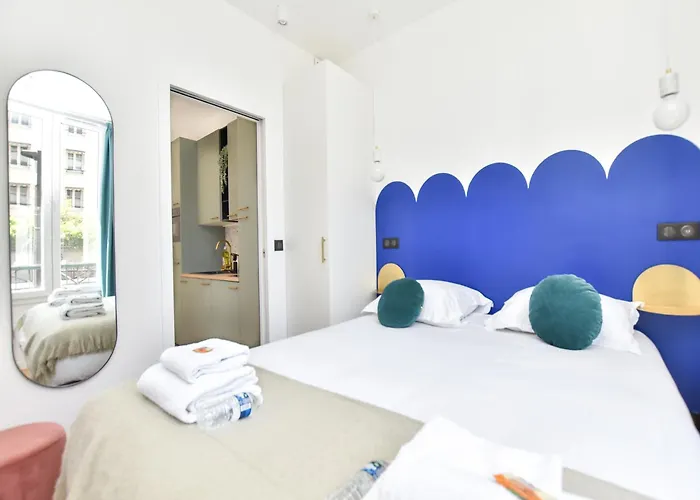 Charming And Cosy Flat Next To The Eiffel Tower