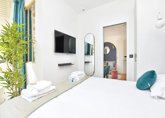 Apartament Charming And Cosy Flat Next To The Eiffel Tower *