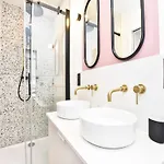 Апартаменты Charming And Cosy Flat Next To The Eiffel Tower Париж