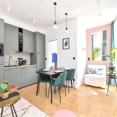 Charming And Cosy Flat Next To The Eiffel Tower
